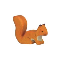 Ecureuil roux en bois