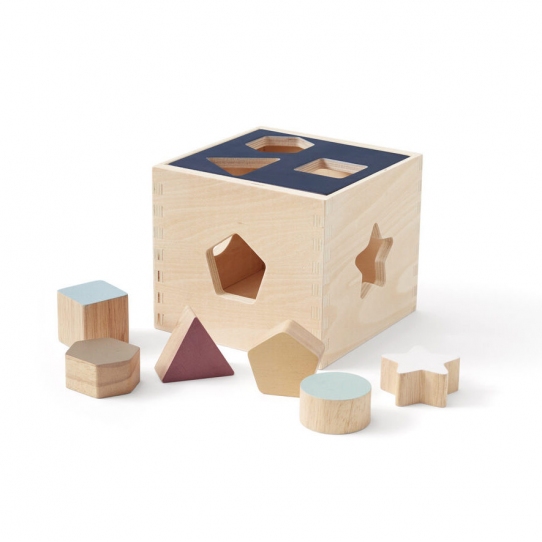 Cube avec formes à encastrer